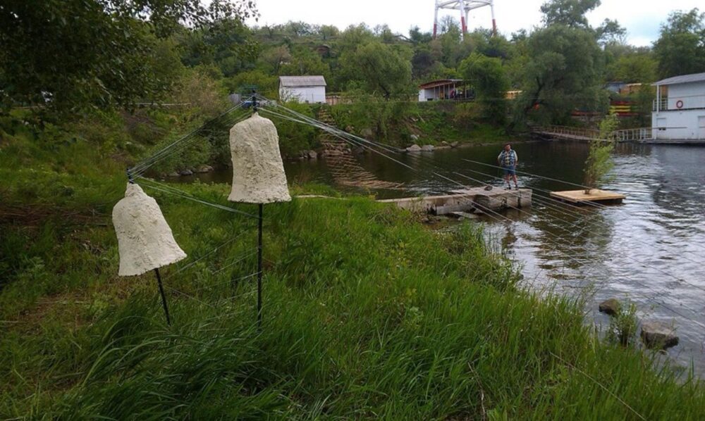 Между небом и землей