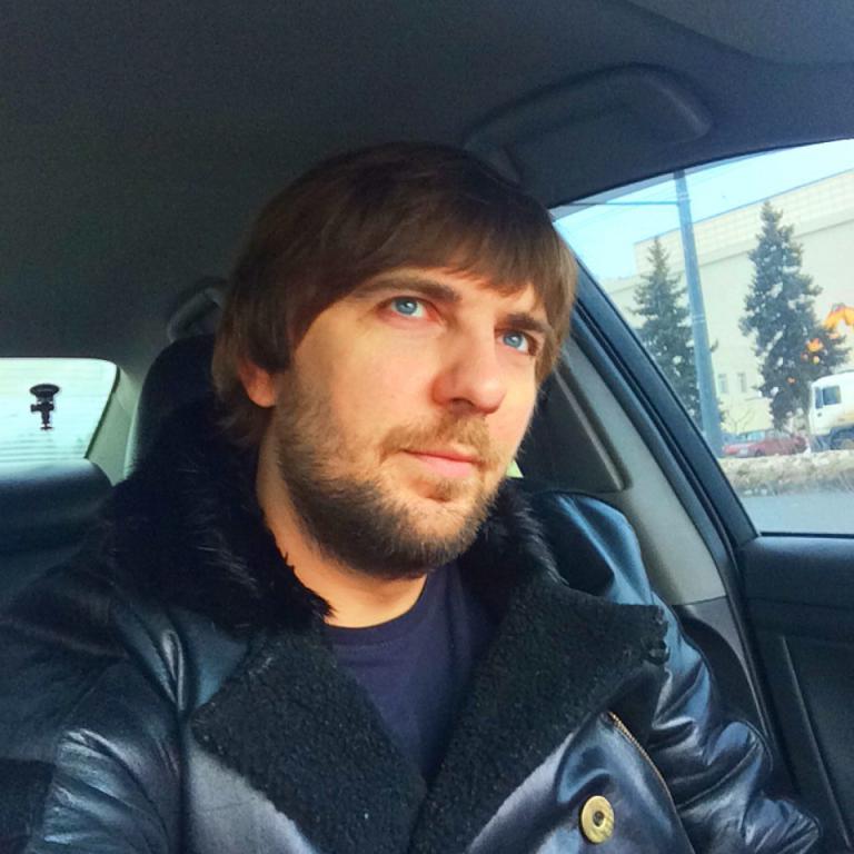 Известный блогер <i>вернул себе "Инфинити"</i>, изъятое правоохранителями
