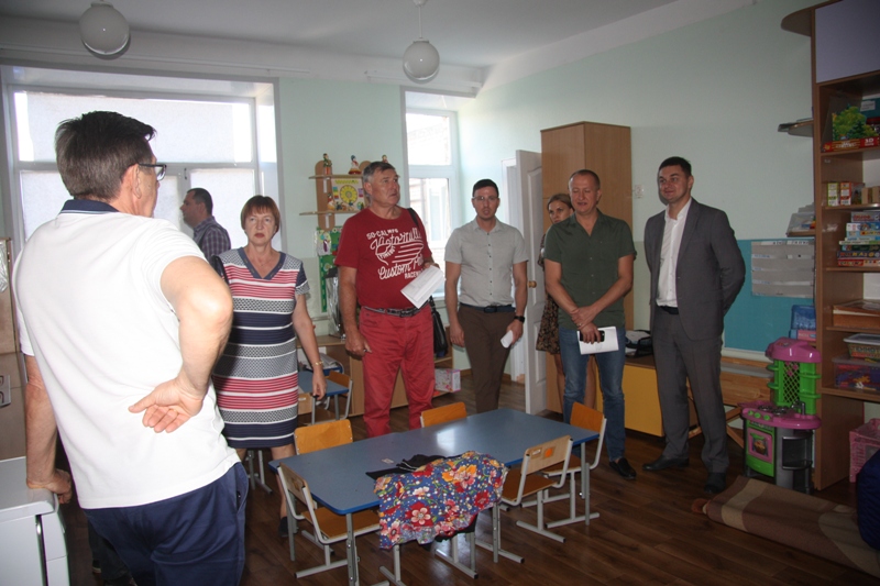В Запорожской области <i>рабочая группа </i>проверяет деятельность <i>школ-интернатов</i>