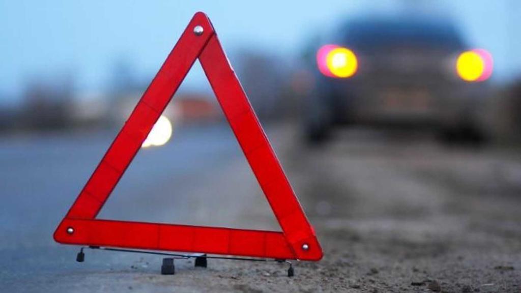 В Запорожье <i>несовершеннолетняя</i> спровоцировала ДТП и <i>сбила</i> двух пешеходов, – ВИДЕО