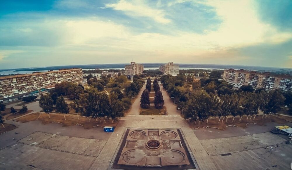 Плачевное состояние <i>главной площади города Запорожья</i>, - ФОТО