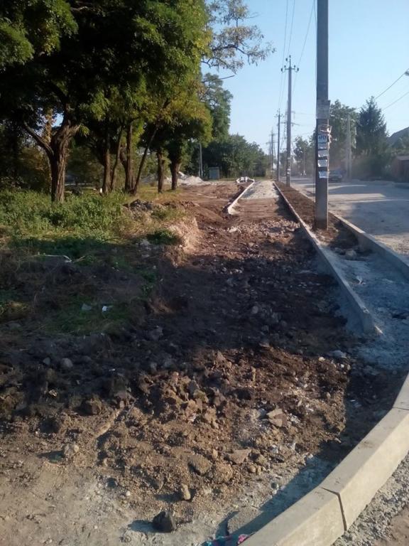 Как<i> строят дорогу</i> в Запорожье: <i>мифы</i> и реальность, - ФОТО