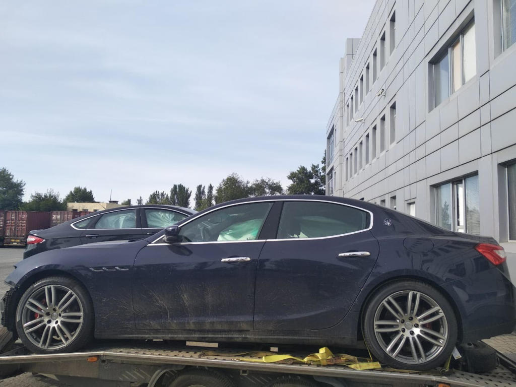 Запорожские <i>таможенники предотвратили попытку</i> незаконного ввоза Maserati, - ФОТО