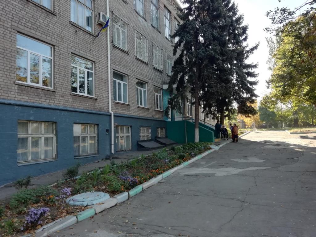 В запорожской школе <i>распылили</i> газ, детей <i>эвакуировали</i>