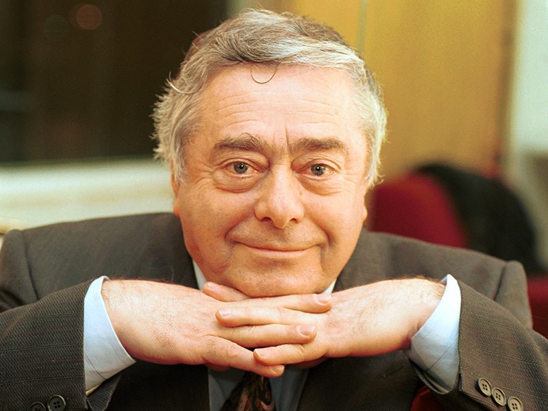 На <i>80 году жизни </i>умер легендарный <i>артист</i> Роман Карцев