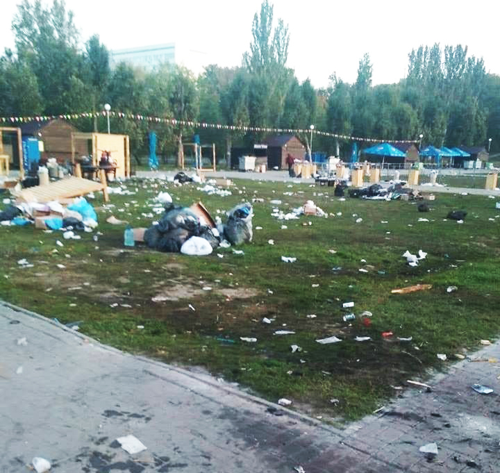 Запорожцы <i>оставили</i> после празднования <i>Дня города</i> 13 тонн мусора