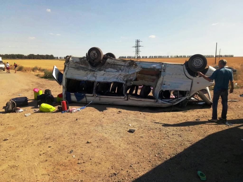Число погибших <i>в жуткой аварии под Каменским</i> выросло до восьми