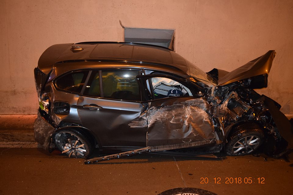 В Словакии <i>автомобиль</i> по воздуху <i>влетел в тоннель</i>, – ВИДЕО, ФОТО