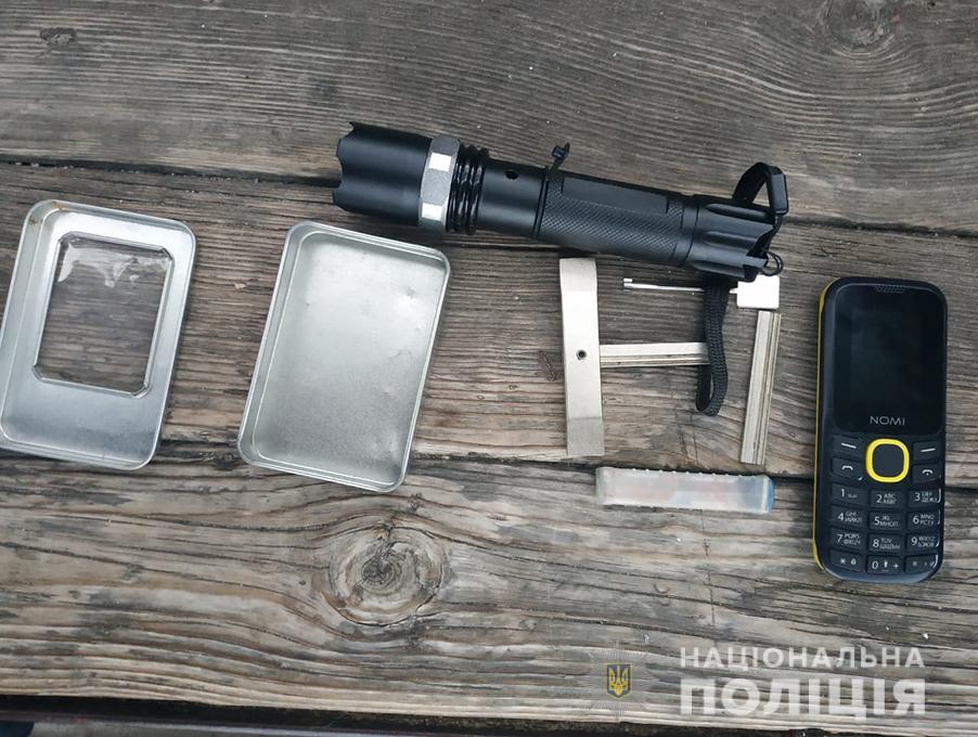 В Запорожье <i>преступная группа</i> на протяжении года <i>грабила квартиры</i>, - ФОТО