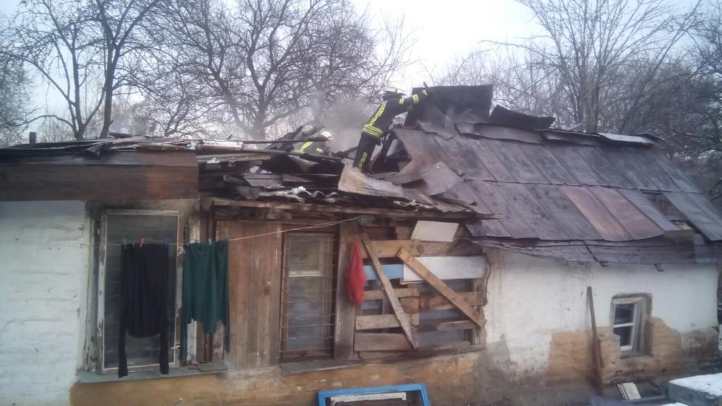 В Запорожье тушили пожар в <i>частном доме</i>, - ФОТО