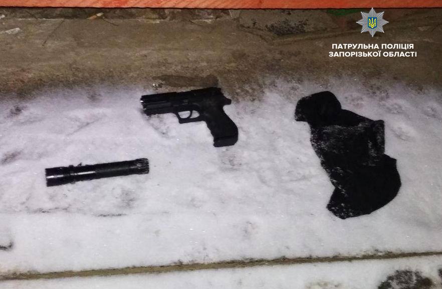 В Запорожье неизвестные <i>пытались ограбить киоск</i>