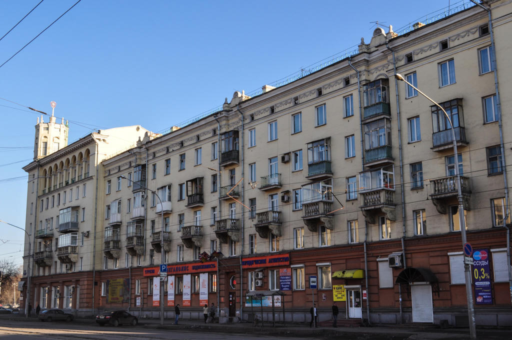 В жилых <i>домах</i> хотят запретить <i>строить</i> казино, сауны, хостелы