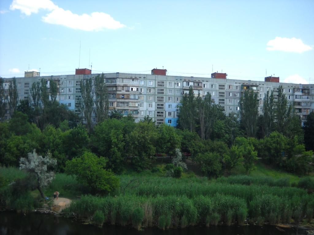 В Запорожье <i>планируют</i> отремонтировать <i>пешеходный мост</i>