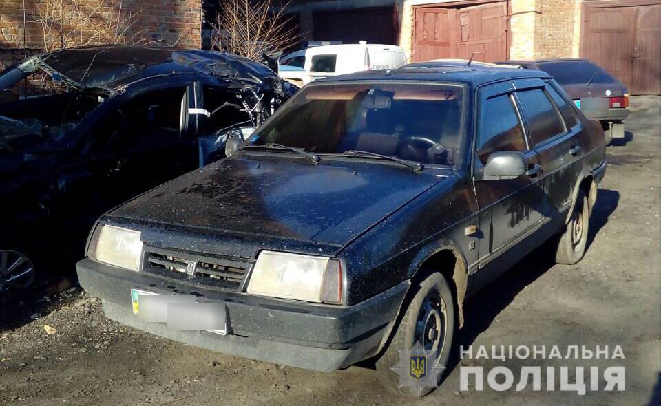 В Запорожской области <i>пьяный водитель</i> катался на <i>украденном авто</i>