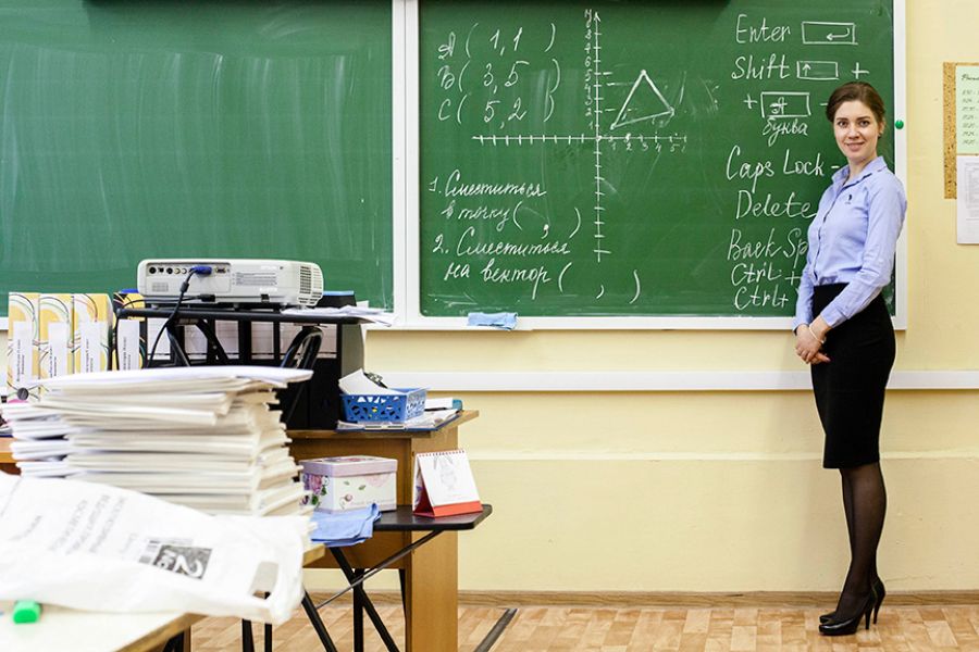 Пятеро лучших <i>запорожских учителей</i> представят <i>область в конкурсе</i> «Учитель года-2019»