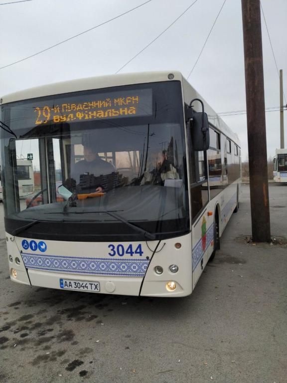 В Запорожье <i>новый автобус</i> попал в <i>ДТП,</i> - ФОТО