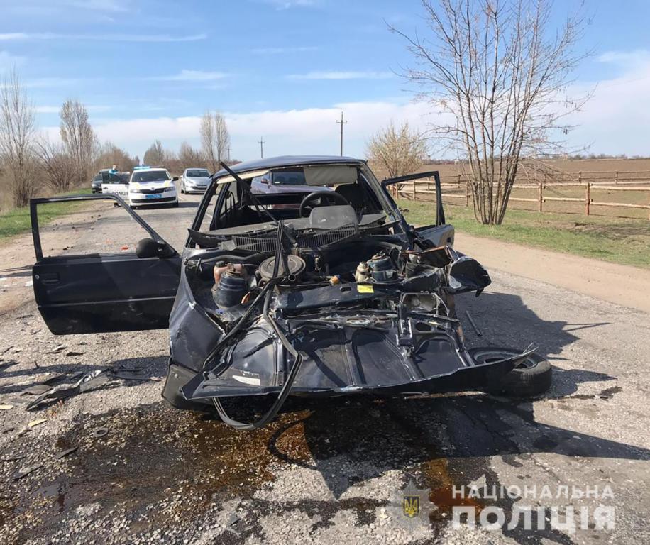 В Запорожье <i>в результате</i> аварии <i>погибли</i> двое мужчин, – ФОТО