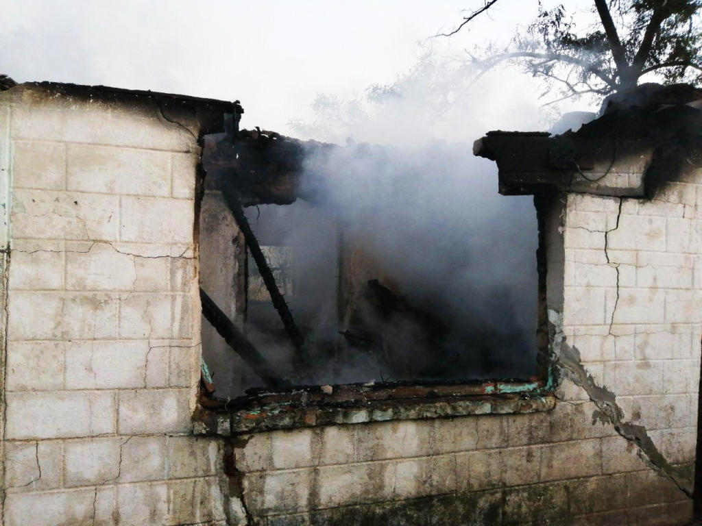 В Запорожской <i>области</i> сгорел <i>частный дом</i>