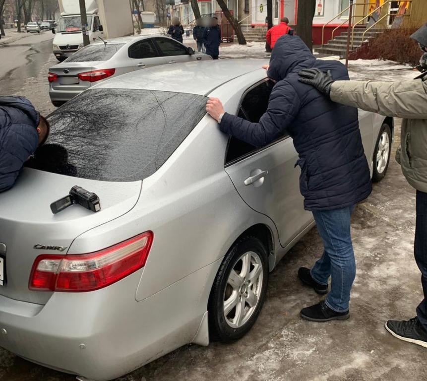 В Запорожье <i>СБУ-шники</i> требовали <i>взятку</i> у иностранцев