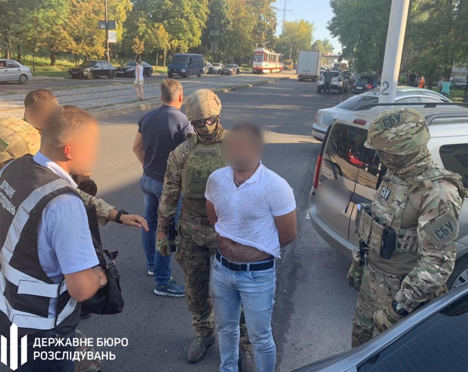 В Запорожье<i> разоблачен</i> полицейский,<i> который готовил</i> убийство