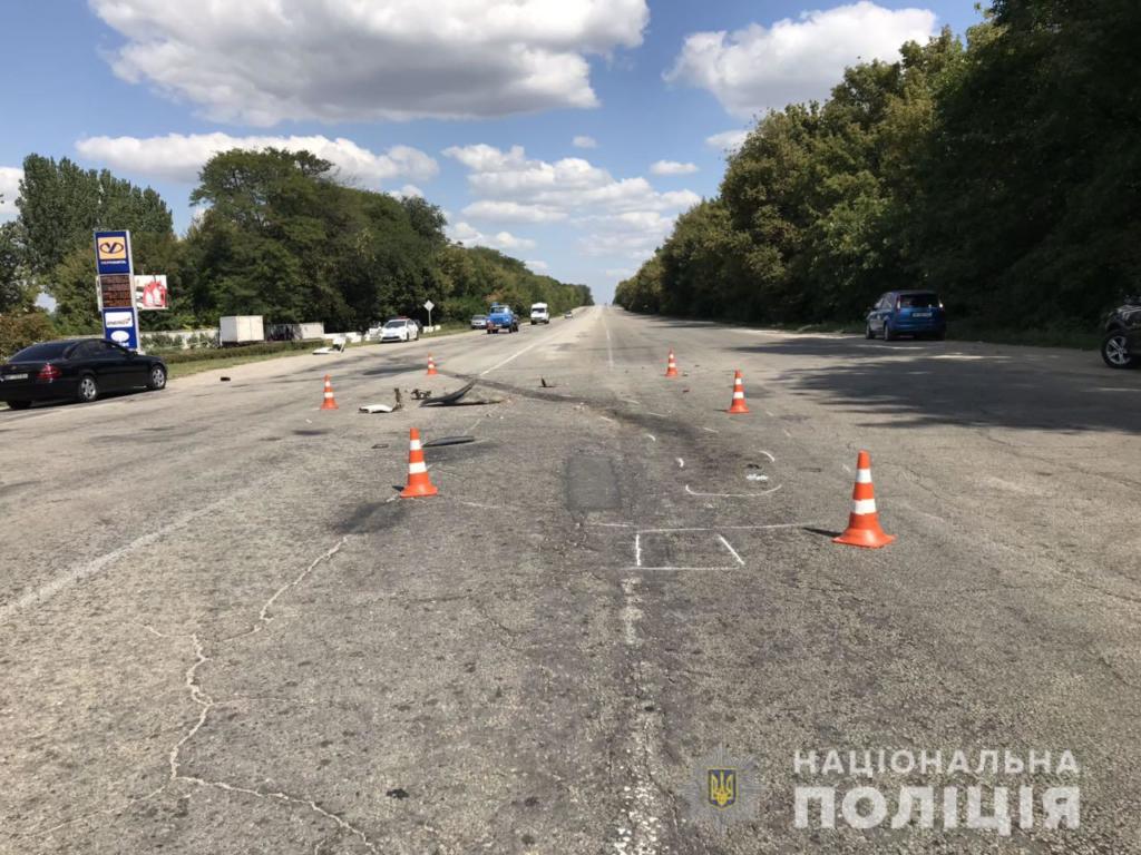 <i>Смертельное ДТП</i>: В Запорожье столкнулись <i>два автомобиля одной марки</i>, - ФОТО