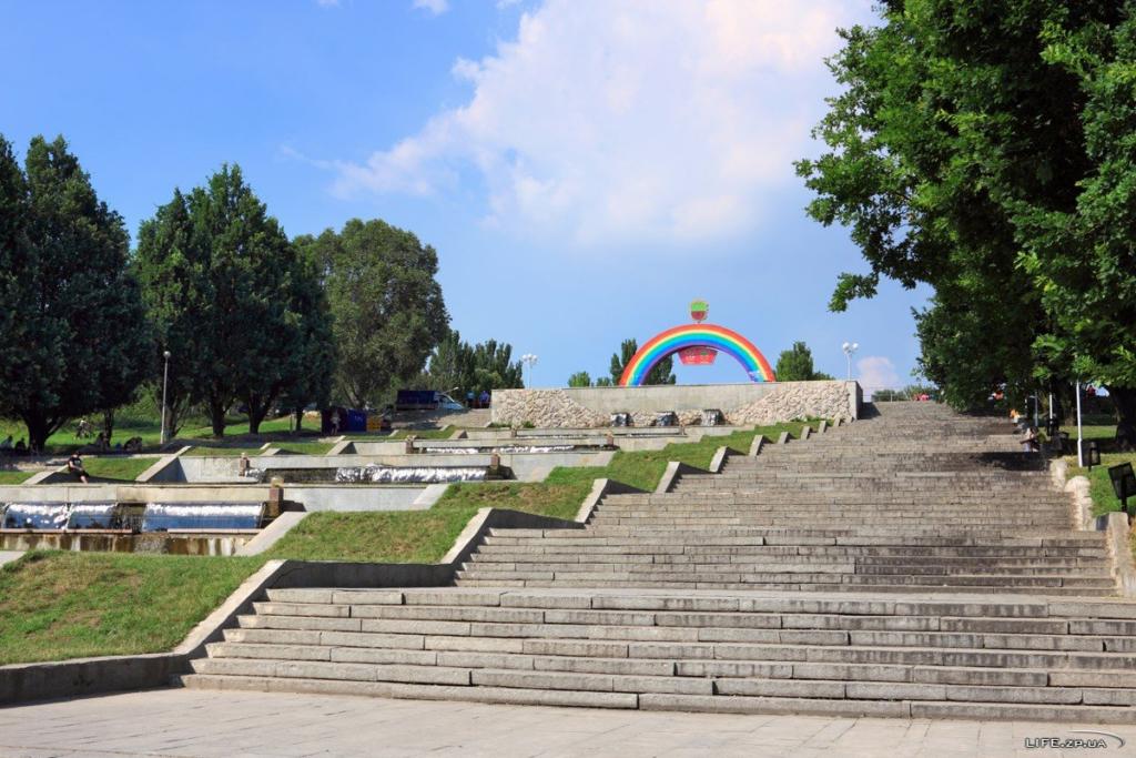 Запорожье <i>готовится</i> к празднованию <i>Дня города</i>