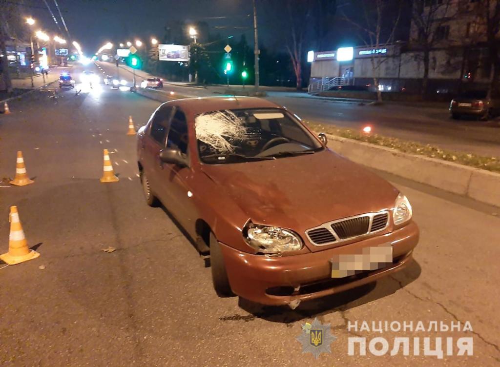 В Запорожье автомобиль <i>насмерть сбил женщину</i>