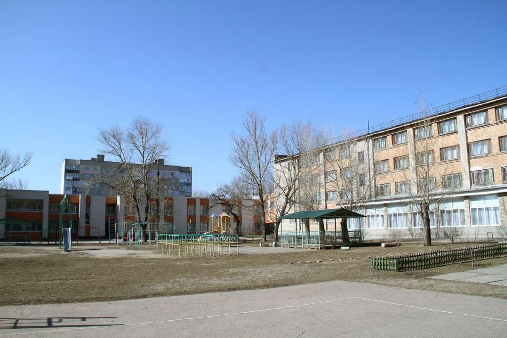 <i>В Бердянской школе</i> появится новая <i>футбольная</i> площадка, – ФОТО