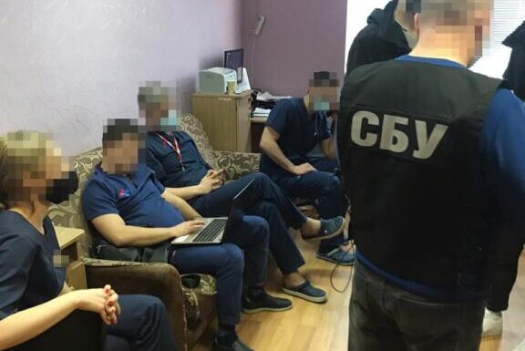 Требовали деньги за "бесплатные" операции: <i>в Запорожье разоблачили коррупционную схему, - ФОТО, ВИДЕО</i>