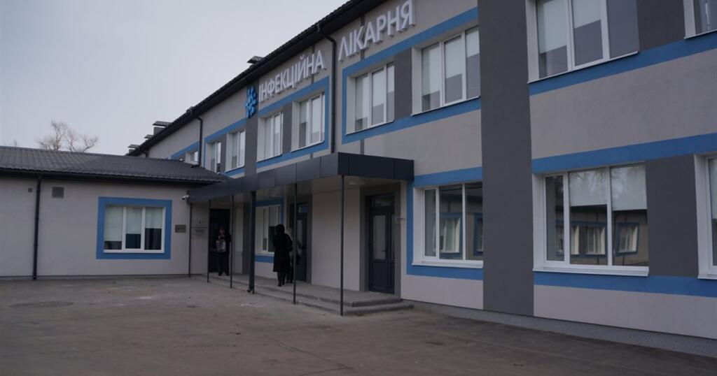 <i>В мелитопольском госпитале,</i> где лечатся ковидные пациенты, запрещены «<i>свидания</i>» даже через окно, - ВИДЕО