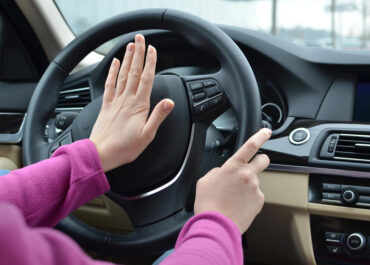 женщина за рулем