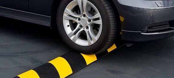 лежачий полицейский