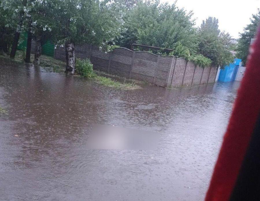 В Запорожской области из-за непогоды <i>током убило двух мужчин, -ВИДЕО</i>