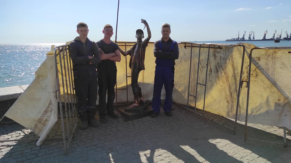 В Запорожской области <i>"мальчику" реанимировали ноги</i>, - ФОТО