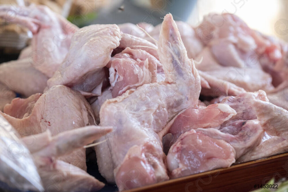 В запорожских магазинах могут продавать мясо с сальмонеллой: <i>назван опасный производитель</i>