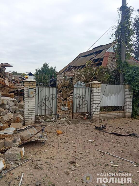 В <i>Запорожской области</i> мужчина взорвал дом, пытаясь <i>покончить </i>с собой, - ФОТО