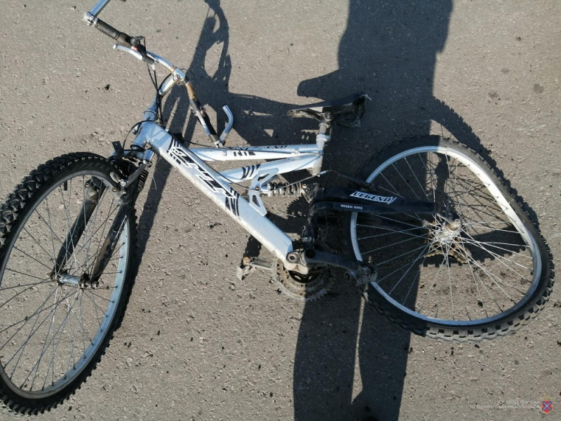 В <i>Запорожской области</i> автоледи сбила подростка на велосипеде:<i> ребенок в реанимации</i>