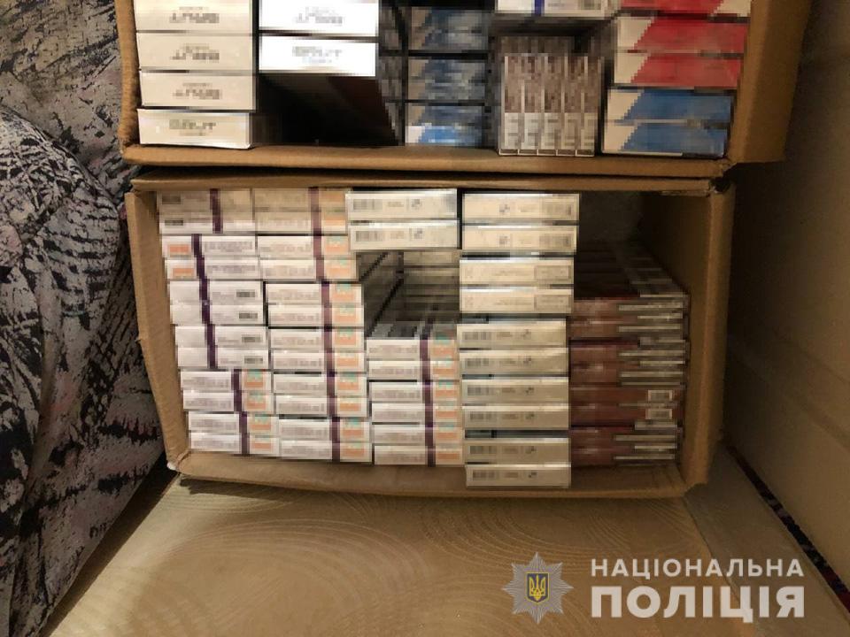 <i>Табачный контрафакт:</i> в Запорожье правоохранители изъяли крупную партию сигарет