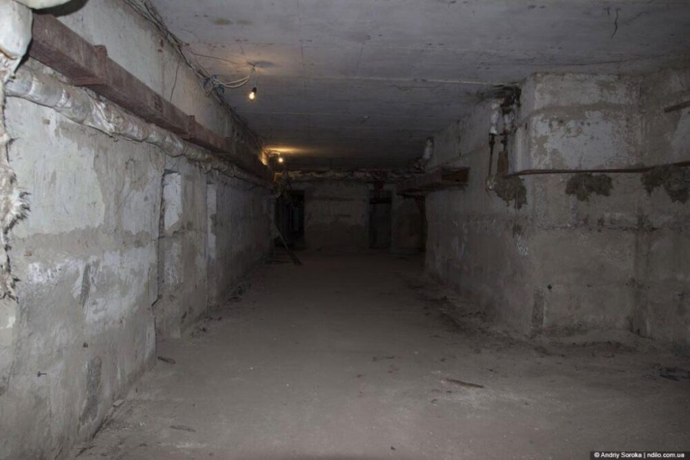 Приказано принести свечи, мыло, бумагу и воду для бомбоубежища: школьников Запорожья готовят к войне?