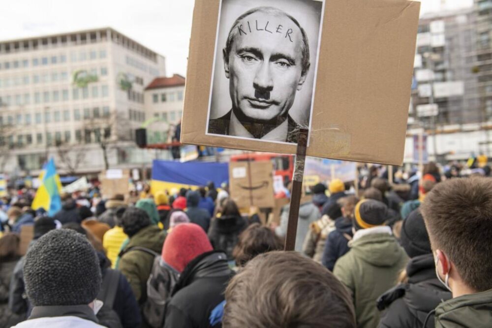 Захід визнає, що спроби покарати путіна в них закінчуються