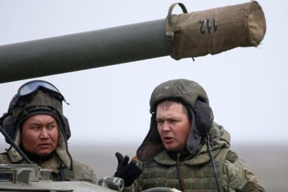 На Запоріжжі окупанти з росії намагаються змусити місцевих платити їм