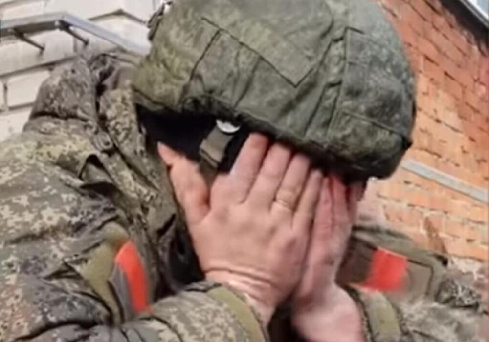 СБУ знов перехопила розмову окупантів: продовжують скаржитися рідним, що їх використовують як гарматне м'ясо