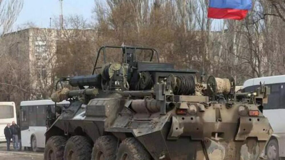 Російські військові звезли важку техніку до енергоблока Запорізької АЕС