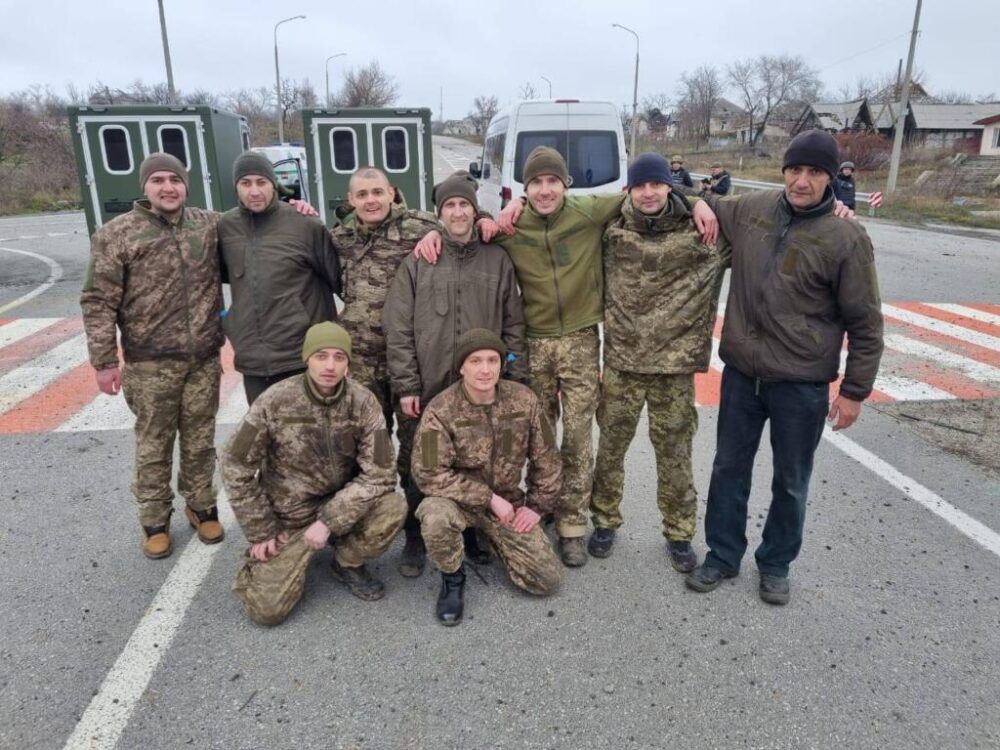 Обмен военнопленными: Украина вернула домой бойцов, - ФОТО