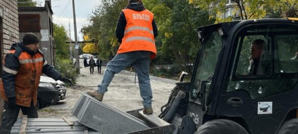 Ремонт дороги погрузчик