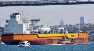 Нафтовий танкер неподалік узбережжя Туреччини