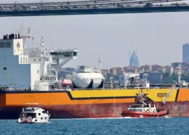 Нафтовий танкер неподалік узбережжя Туреччини