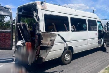 У Запоріжжі дрон атакував маршрутне таксі: двоє загиблих