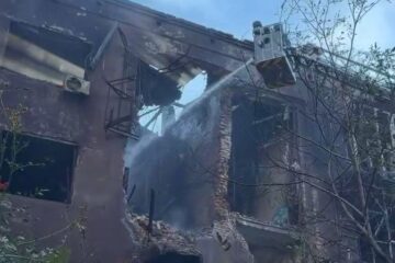 У Запоріжжі через атаку «шахеда» люди стрибали з четвертого поверху палаючого будинку