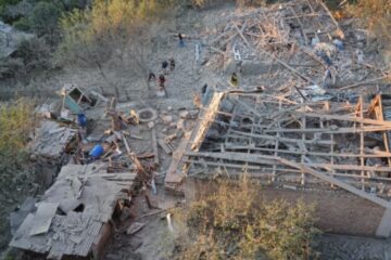 Під завалами знайшли живого хлопця: нічний удар КАБ по Запоріжжю